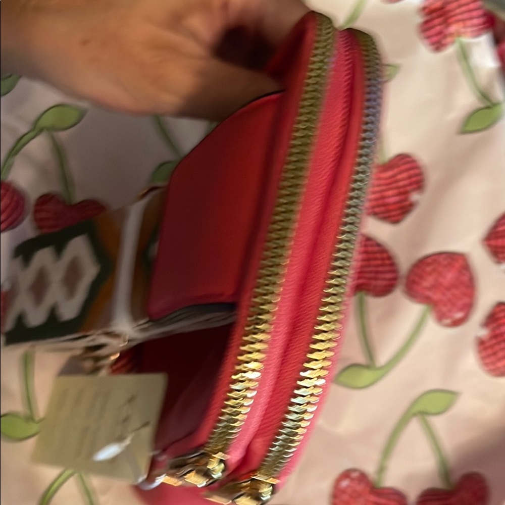 Pink Leather Women's  crossbody bag NWT  9 X 6.5 - Picture 13 of 14